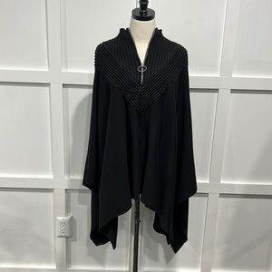 NWT Maje Black Wool Zipper Cape, l